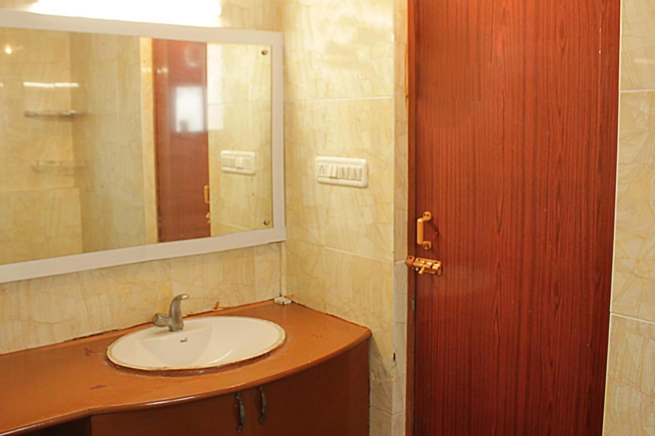 Happy Planet Bed & Breakfast Chennai Exterior photo