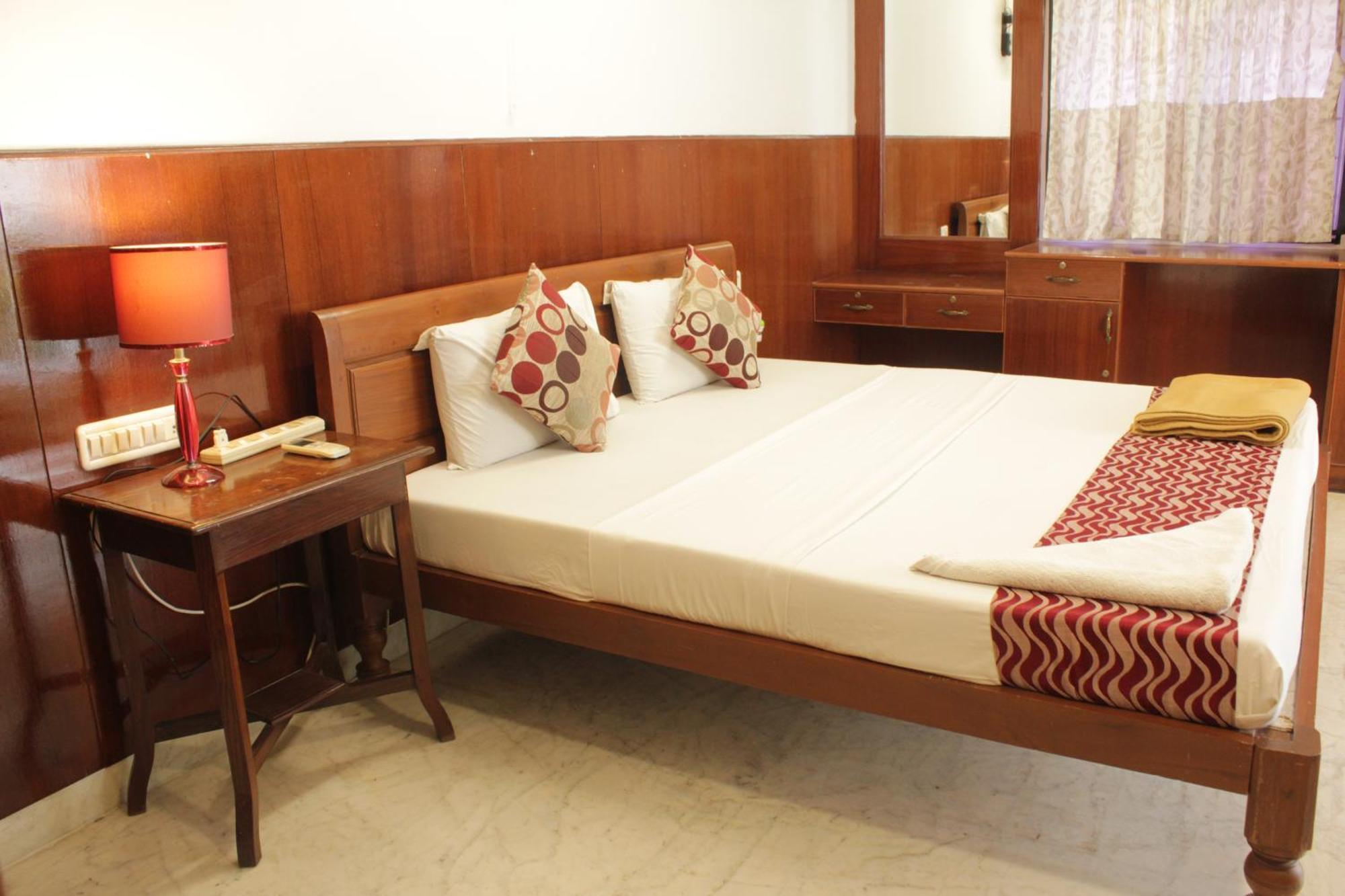 Happy Planet Bed & Breakfast Chennai Exterior photo